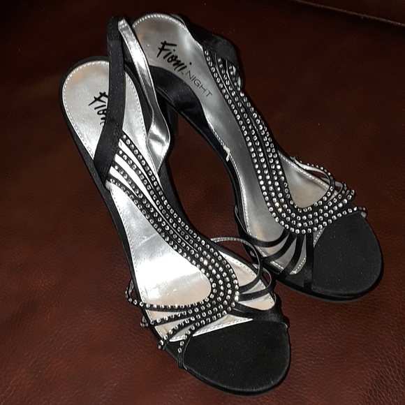 Fioni  hourglass heels - Picture 5 of 6